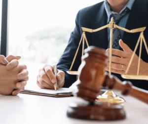 איך בוחרים עורך דין